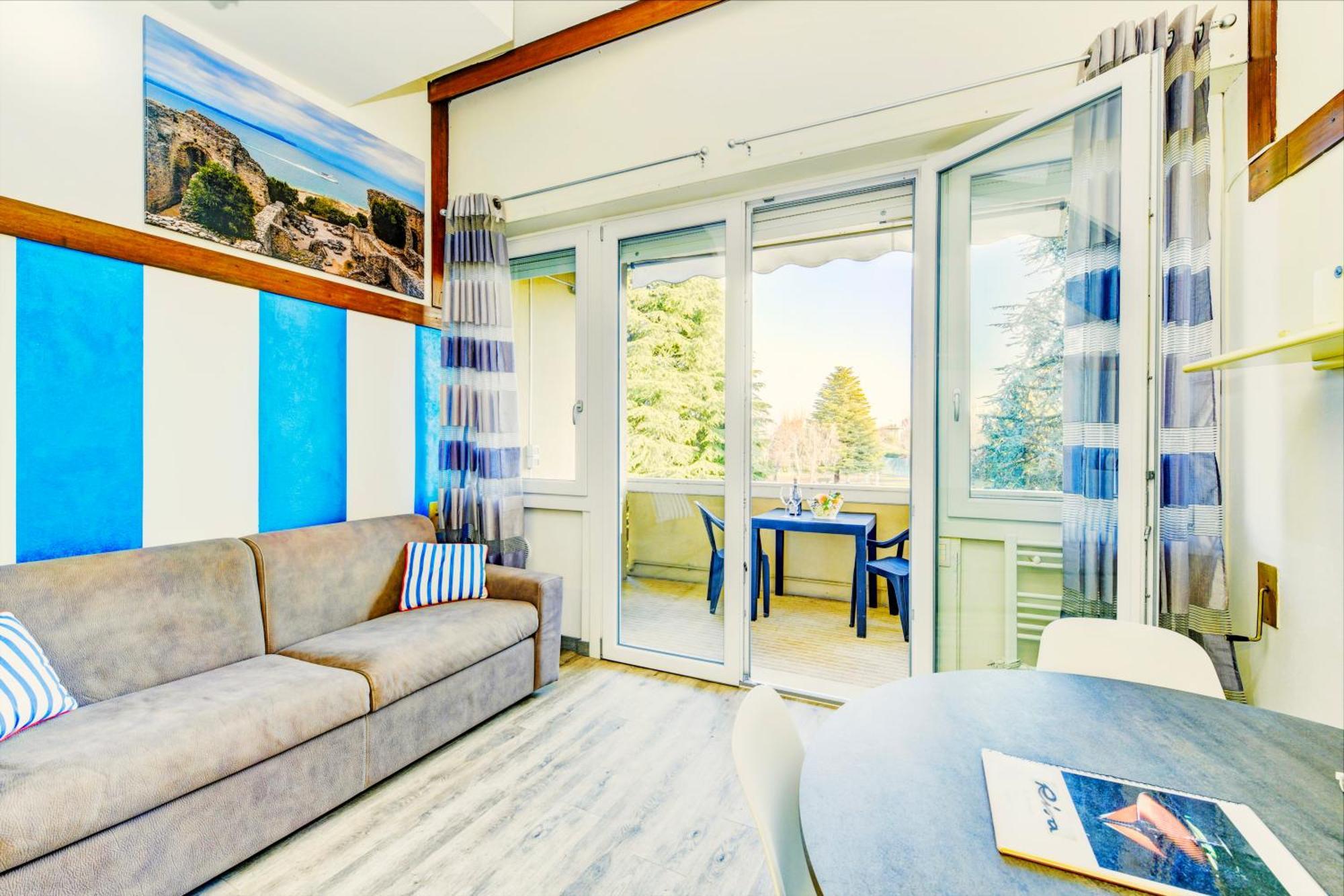 The Riva Apartment シルミオーネ エクステリア 写真